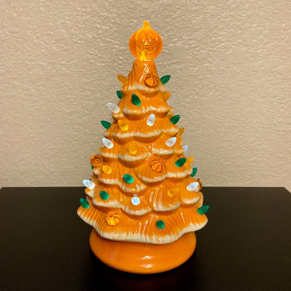 NWB LIGHTED ORANGE CERAMIC HALLOWEEN TREE RETRO STYLE JACK O LANTERN